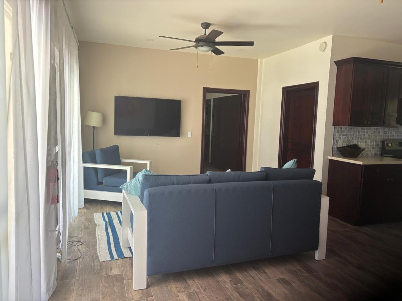 Ashton Court Belize Hotel Белиз Сити Екстериор снимка