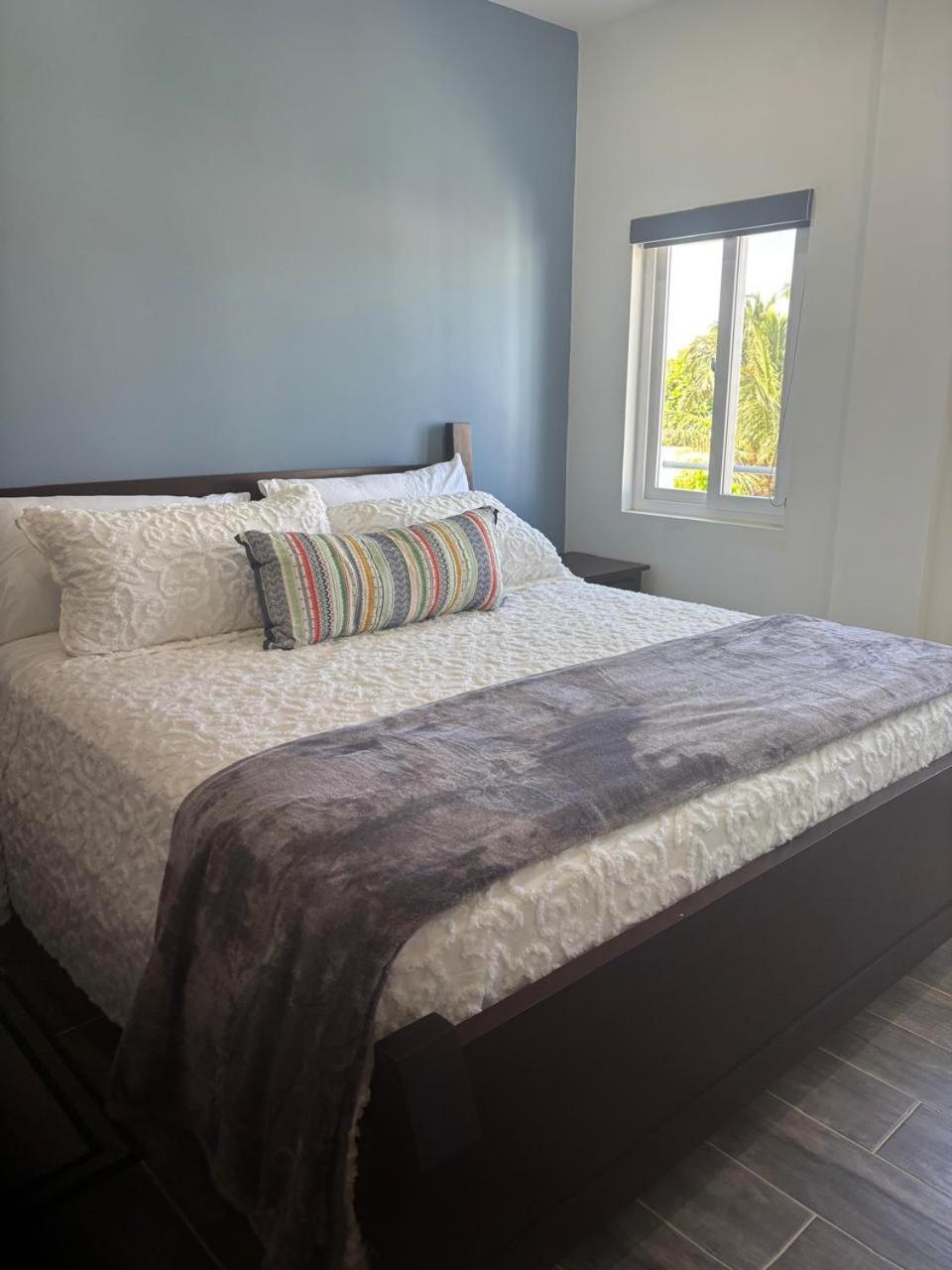 Ashton Court Belize Hotel Белиз Сити Екстериор снимка