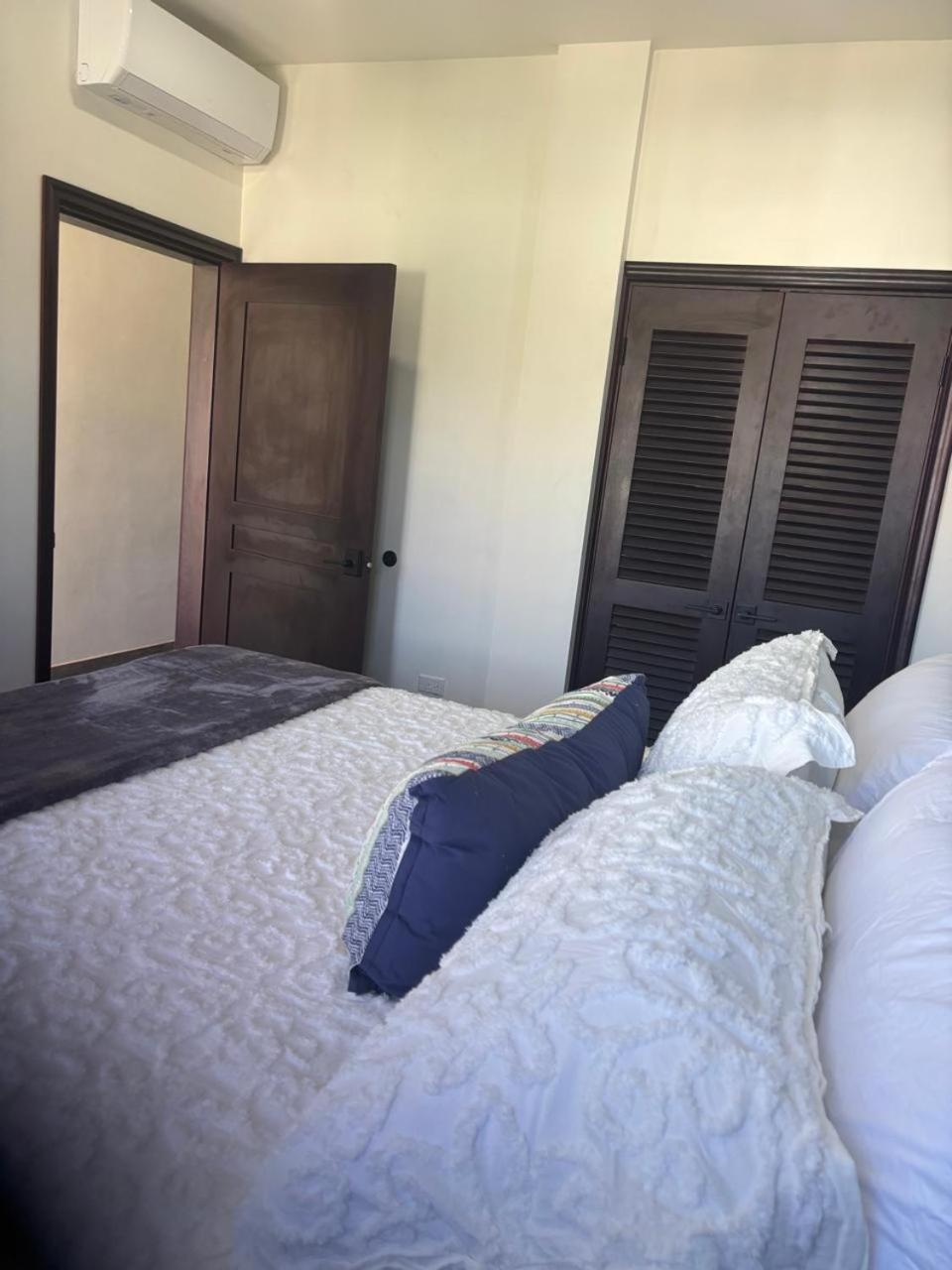 Ashton Court Belize Hotel Белиз Сити Екстериор снимка
