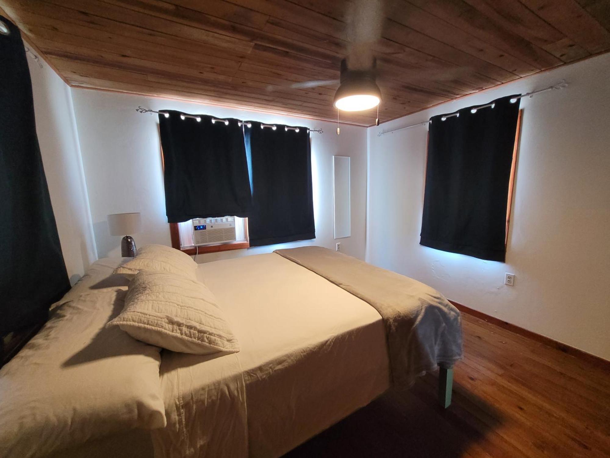 Ashton Court Belize Hotel Белиз Сити Екстериор снимка