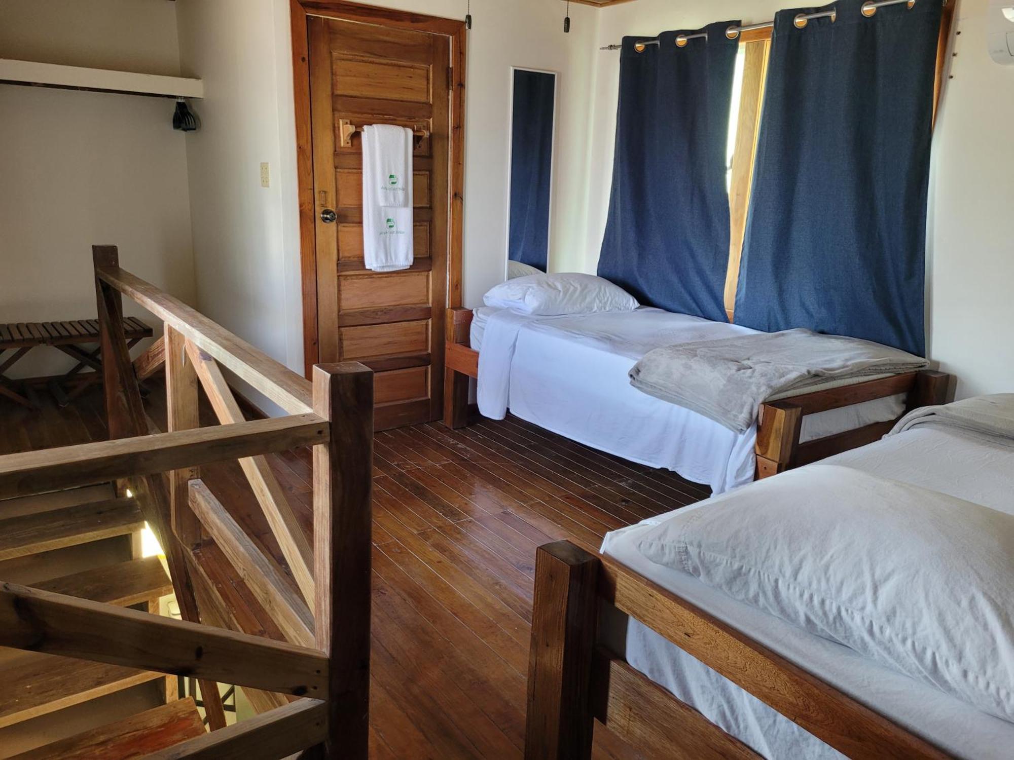 Ashton Court Belize Hotel Белиз Сити Екстериор снимка