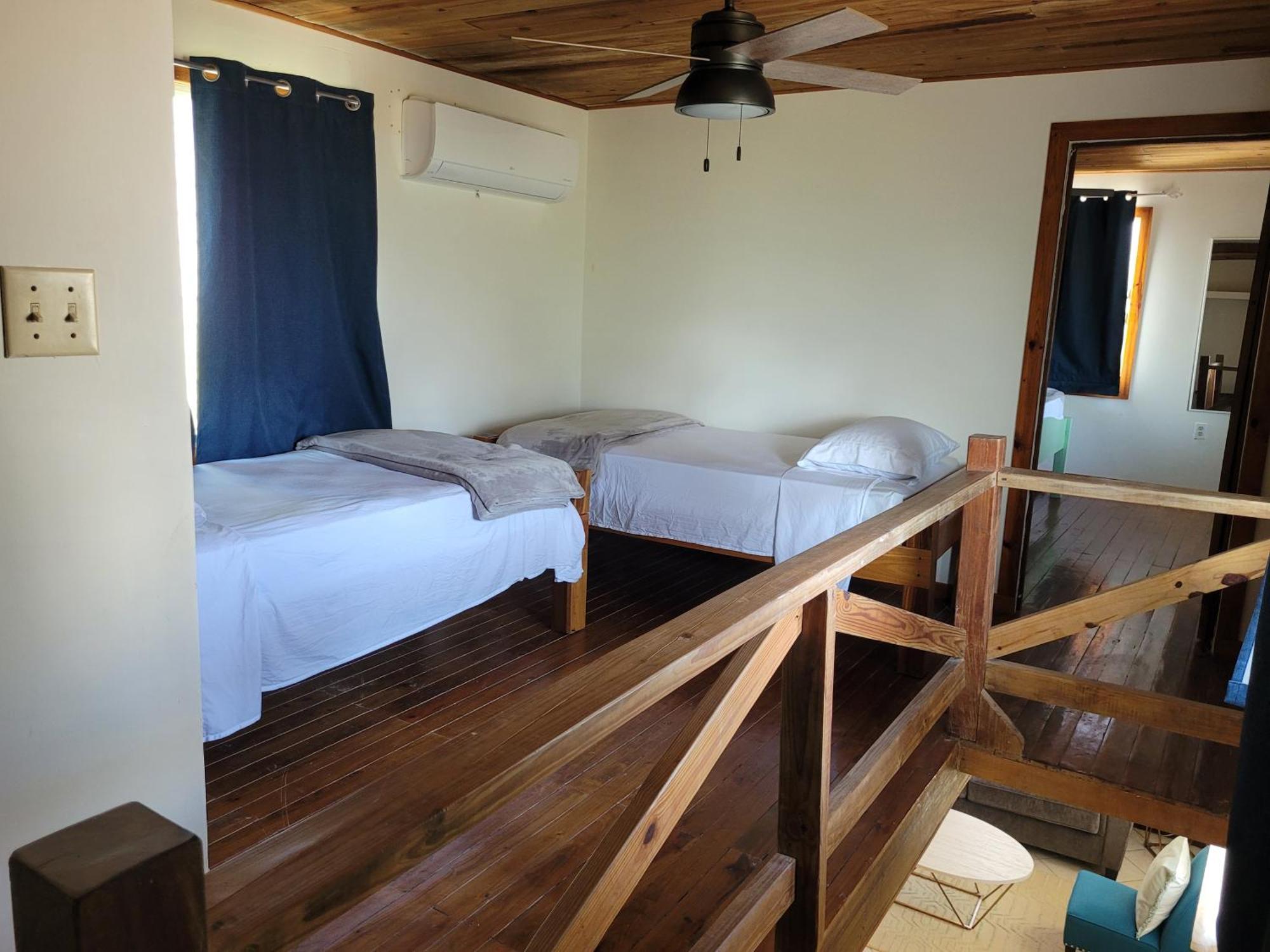 Ashton Court Belize Hotel Белиз Сити Екстериор снимка
