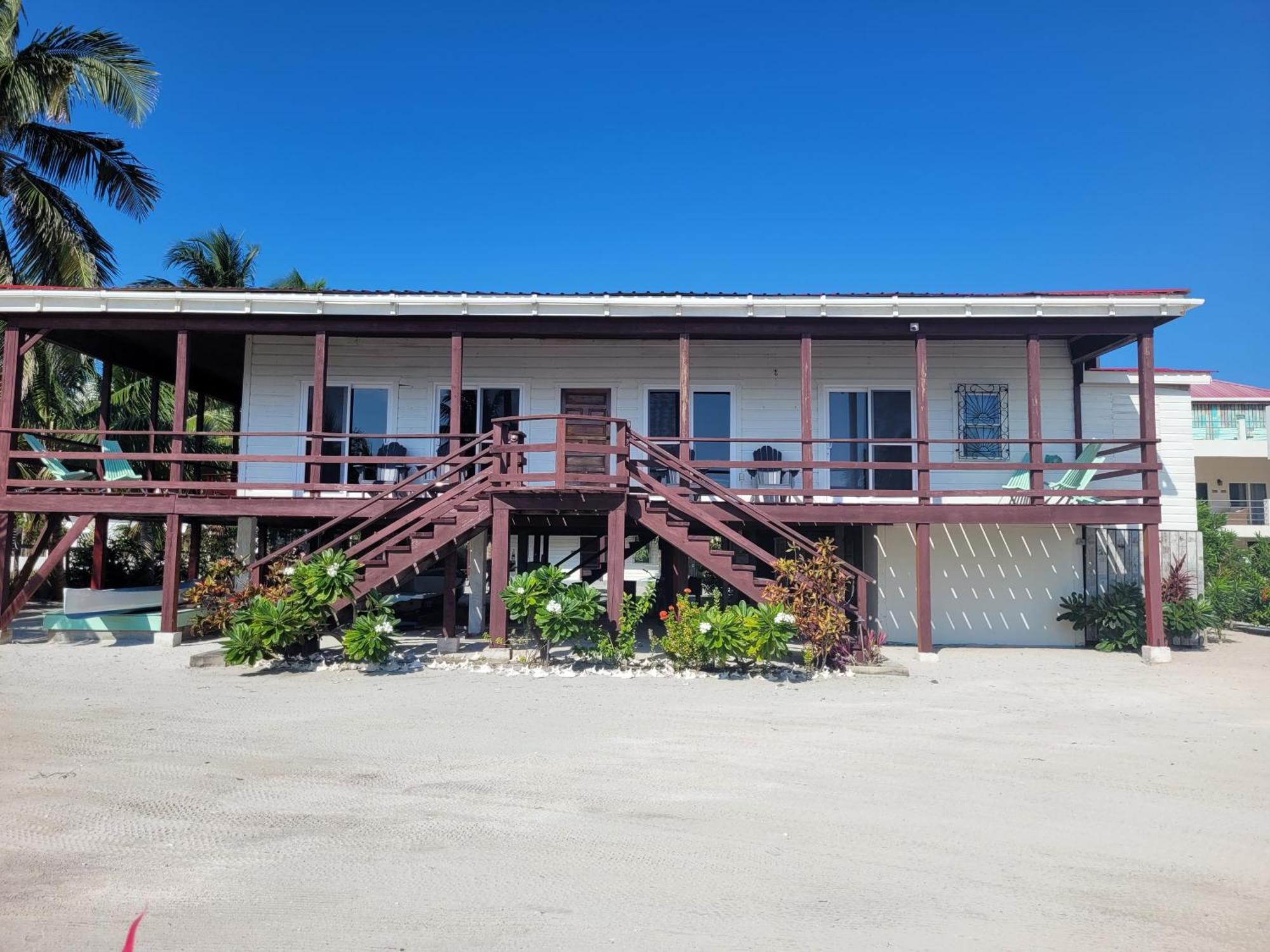 Ashton Court Belize Hotel Белиз Сити Екстериор снимка