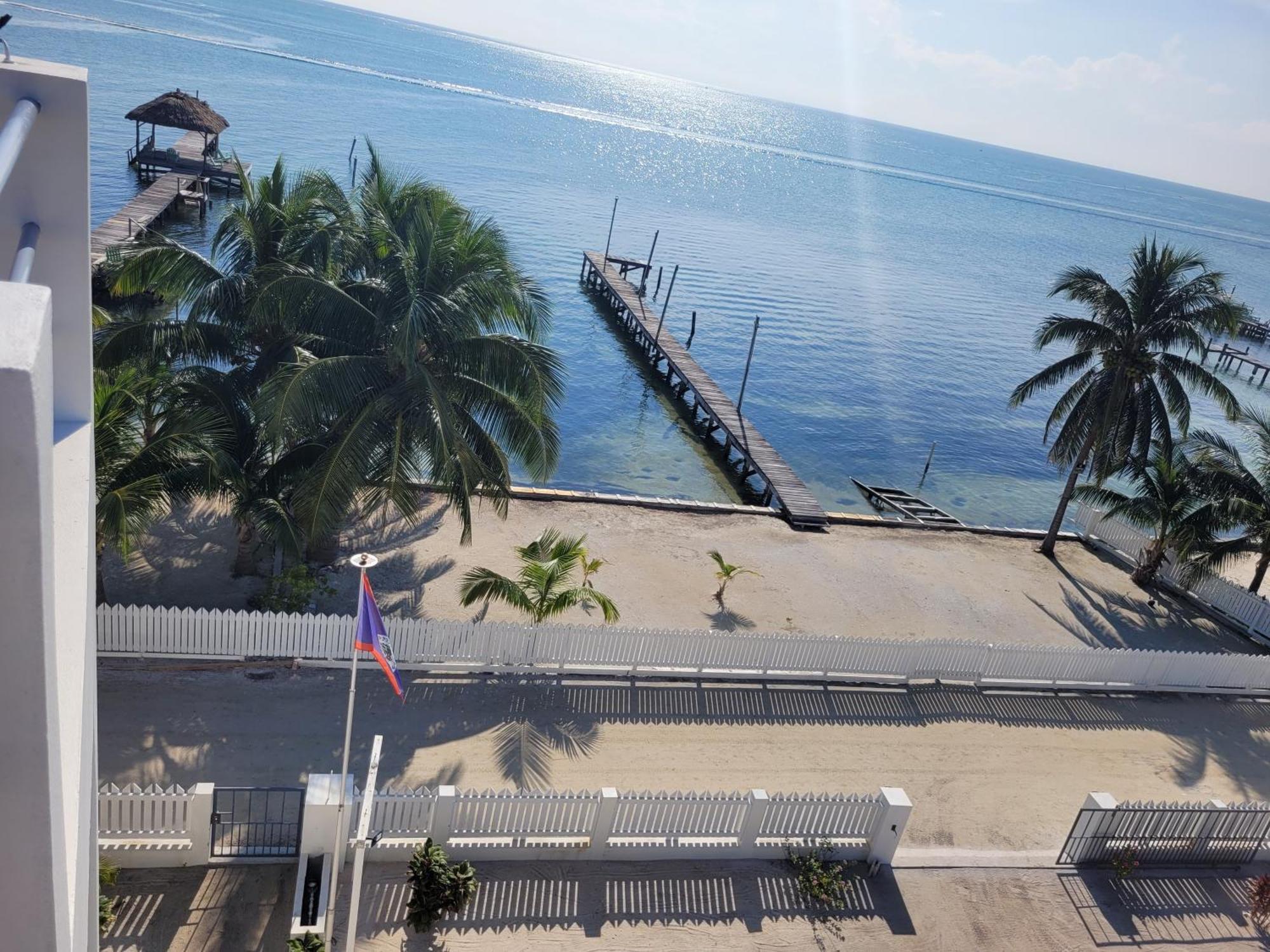 Ashton Court Belize Hotel Белиз Сити Екстериор снимка