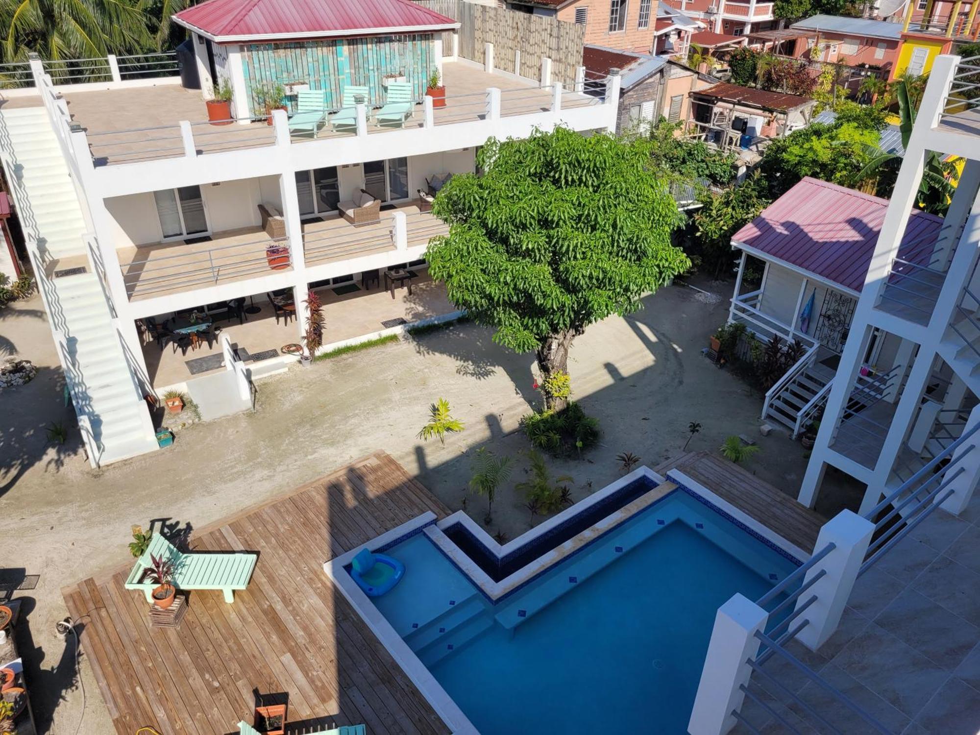 Ashton Court Belize Hotel Белиз Сити Екстериор снимка