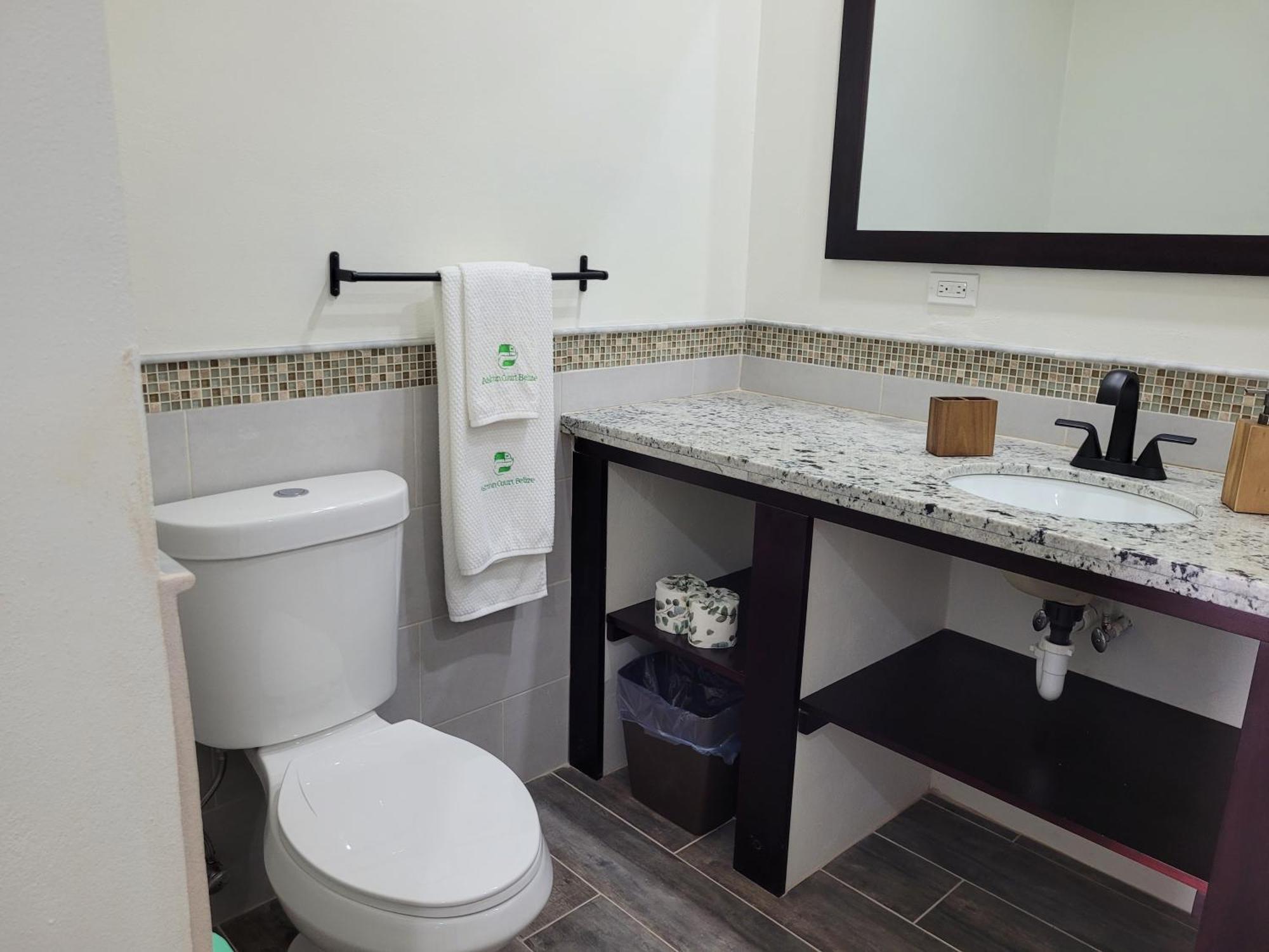 Ashton Court Belize Hotel Белиз Сити Екстериор снимка