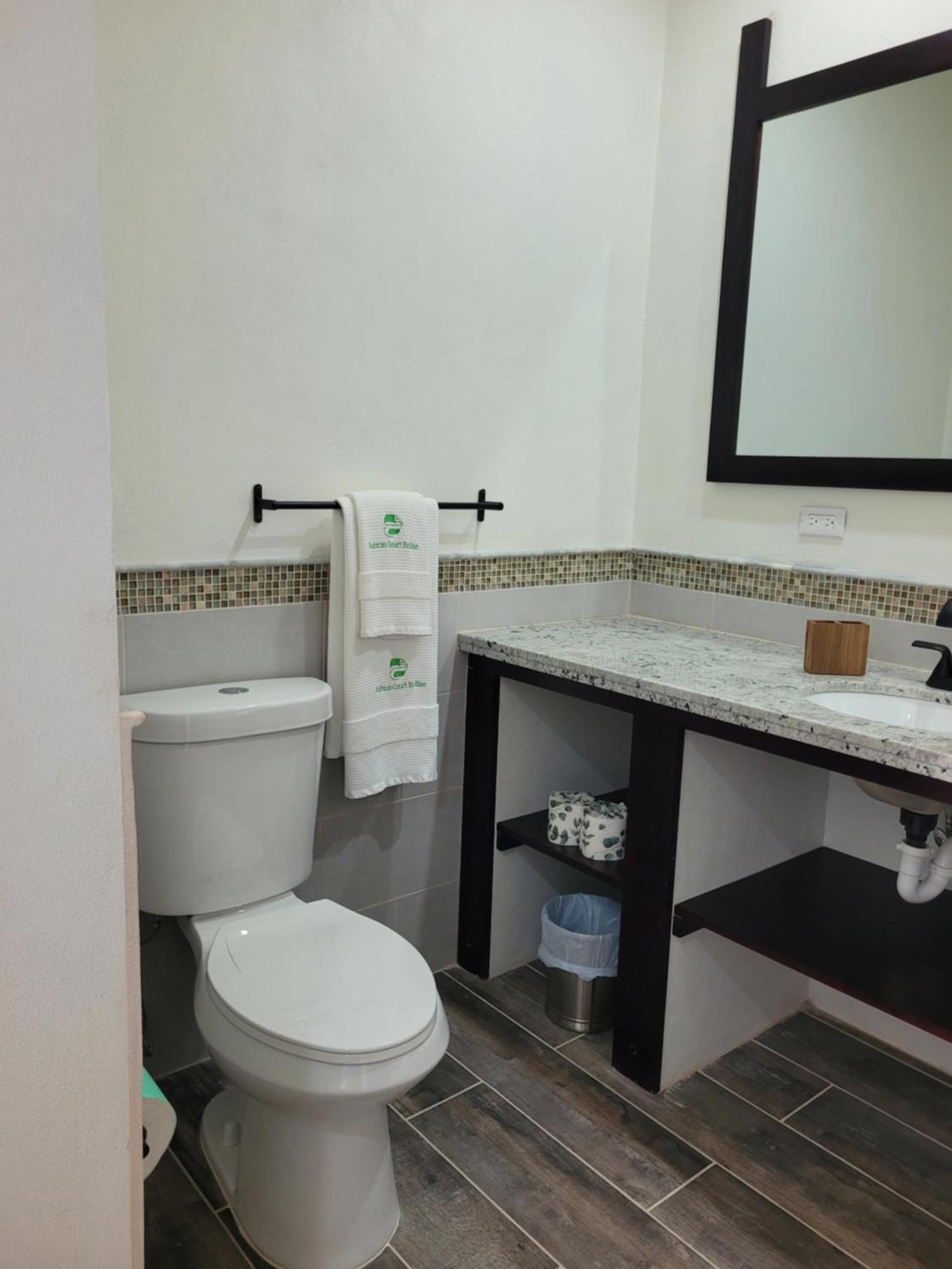 Ashton Court Belize Hotel Белиз Сити Екстериор снимка